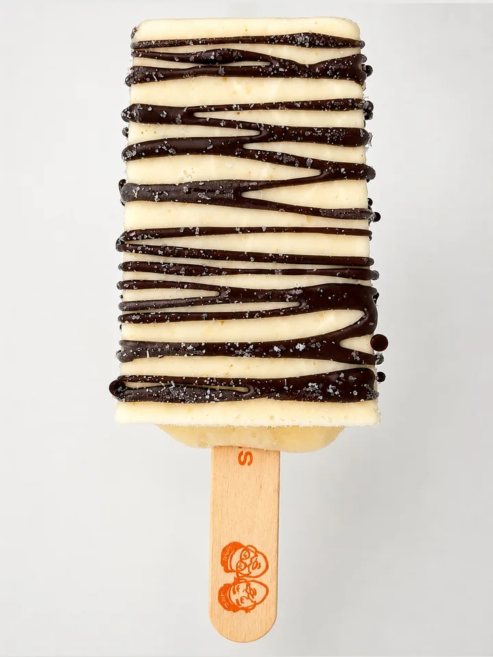 Cheesecake with Chocolate Drizzles pop